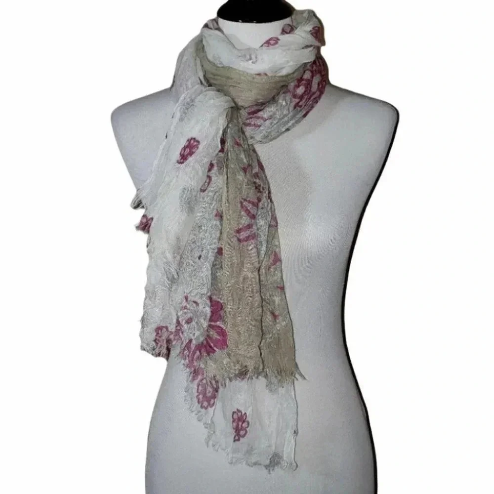Gorgeous‎ delicate floral scarf/wrap